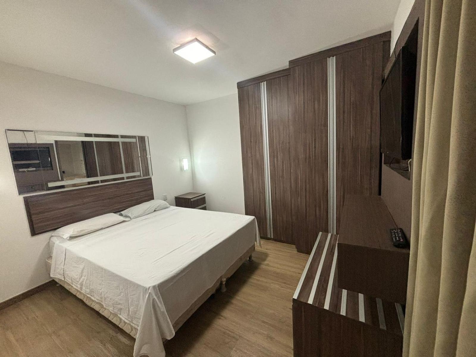 1810 - Flat Para Temporada Em Goiania-Proximo Ao Parque Areiao Экстерьер фото
